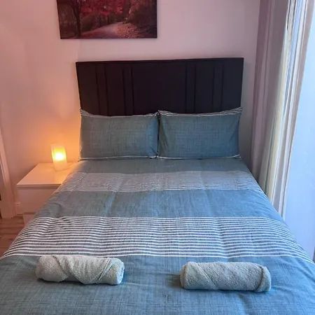 Modern Good Distance From And Airport 4people Apartment *