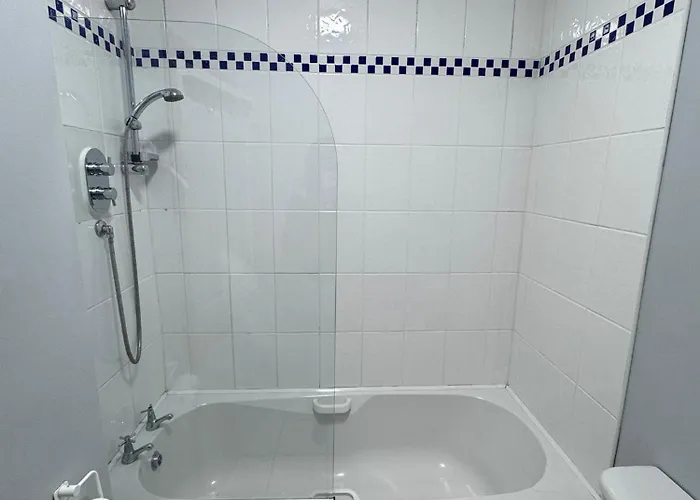 公寓 Modern Good Distance From And Airport 4people 都柏林