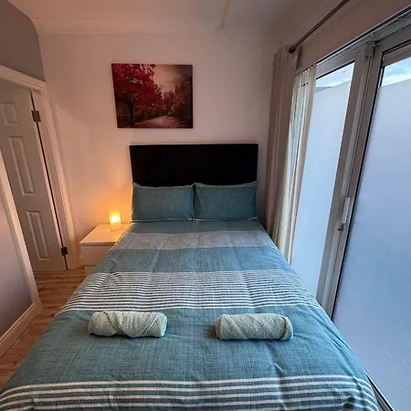 Modern Good Distance From And Airport 4people * Dublin